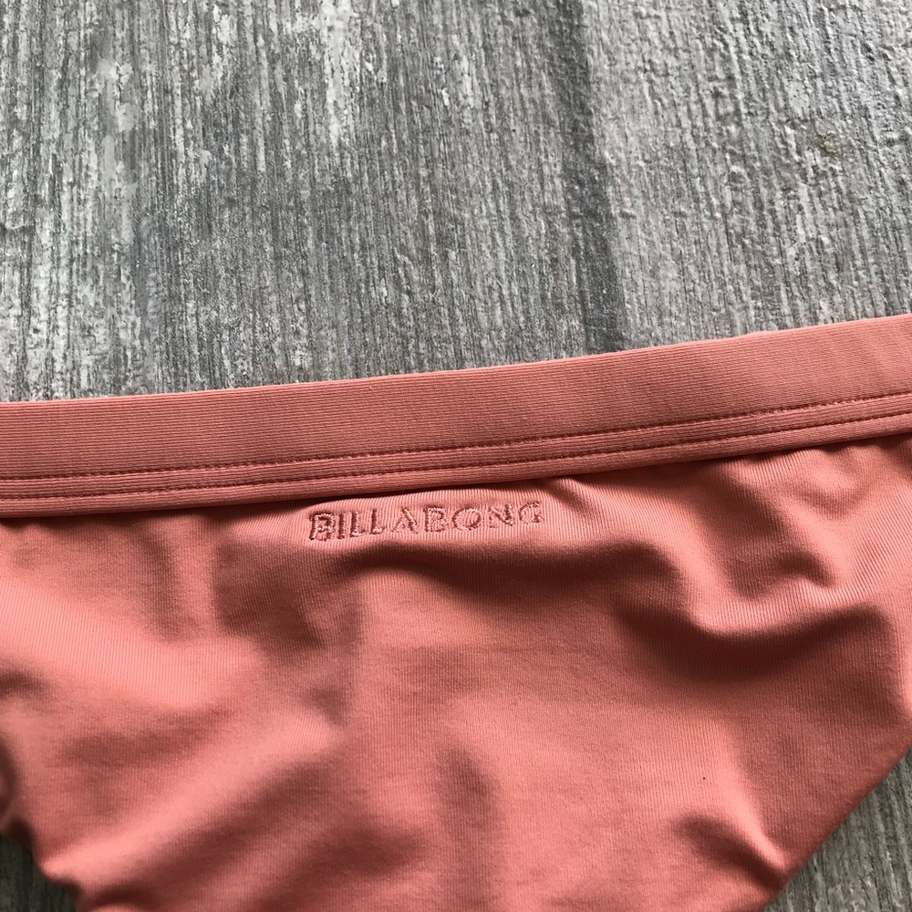 ๐ฅ๐ฅBILLABONG - SS ISLA BIKINI BOTTOMS๐ฅ๐ฅ - Picture 4 of 4